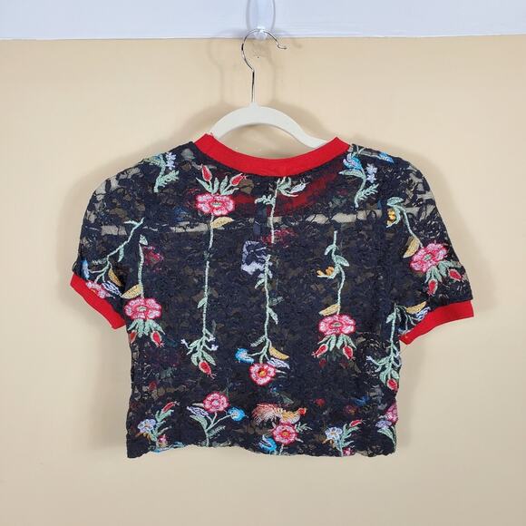 (LF) Elli White Lace and Embroidered Crop Top Size XS - Picture 2 of 12